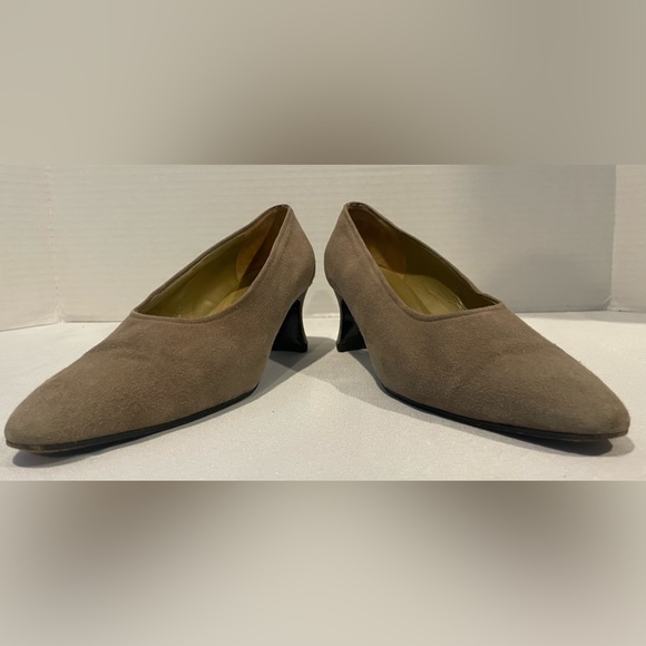YVES SAINT LAURENT Vintage Tan Suede Pumps Heels Women’s Size 7 1/2 - Picture 3 of 8
